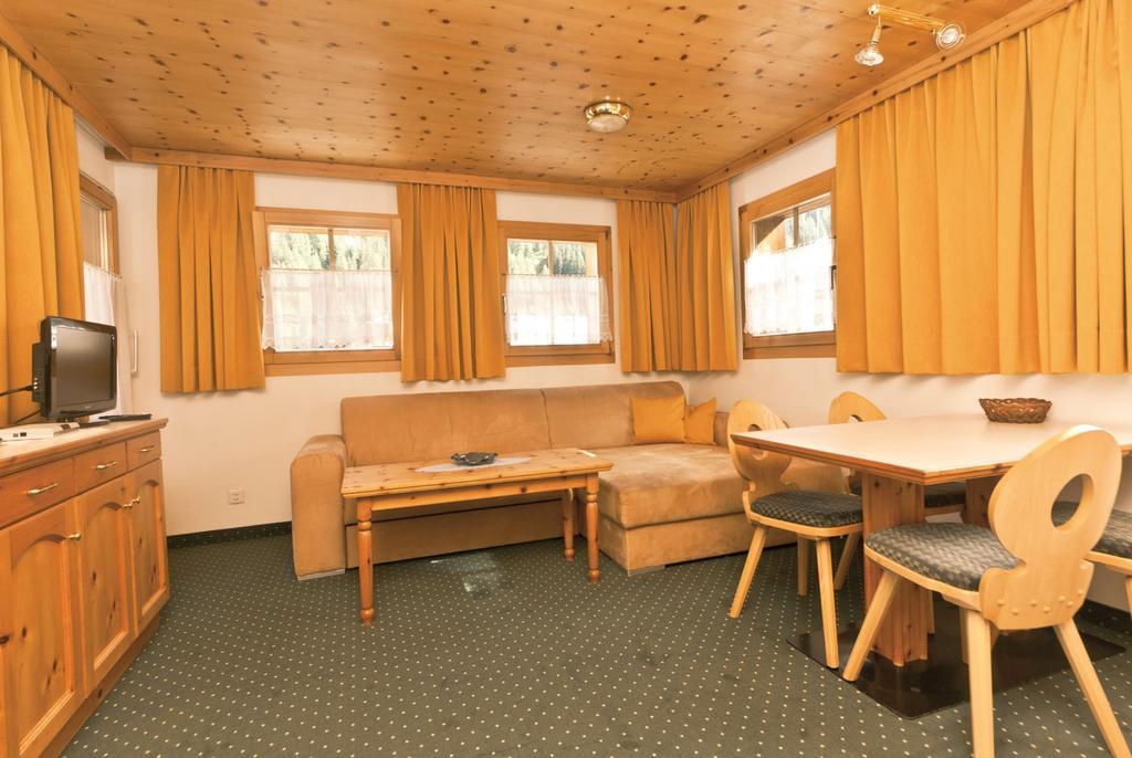 Appartement Laerchenhof Samnaun Bilik gambar